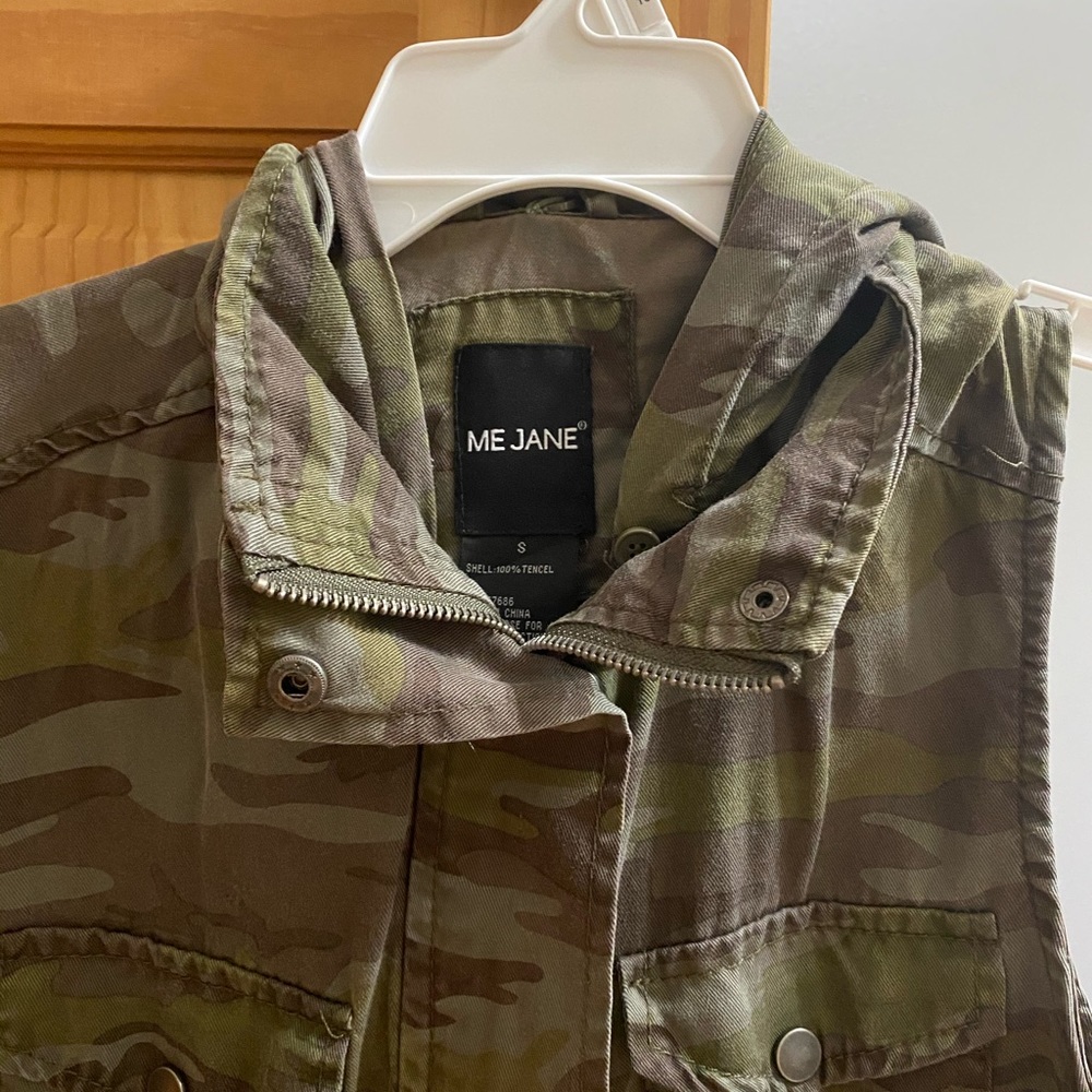 ME JANE CAMO VEST